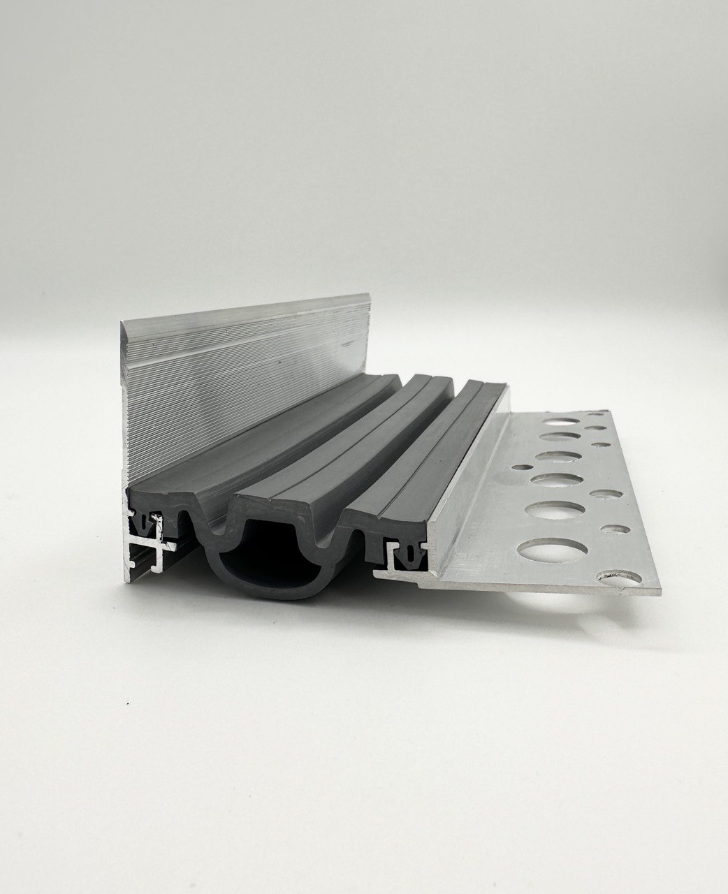 Дилатационные устройства в ценовом диапазоне от 581 рублей