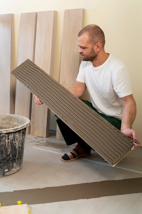 Технология укладки плитки на фанеру с учетом теплого пола