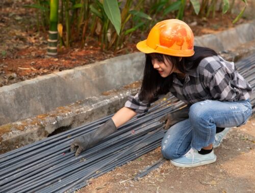Как залить фундамент для забора из профлиста своими руками