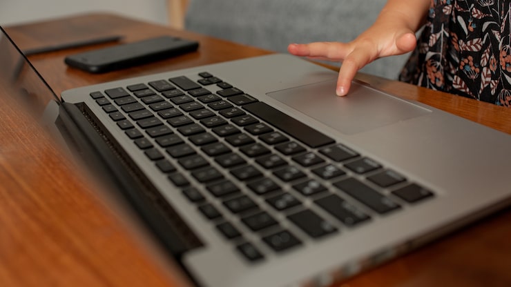 Причины отключения тачпада: как проверить настройки и драйвера