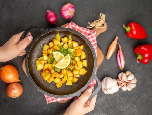 Как пожарить картошку с хрустящей корочкой Как пожарить картошку с хрустящей корочкой
